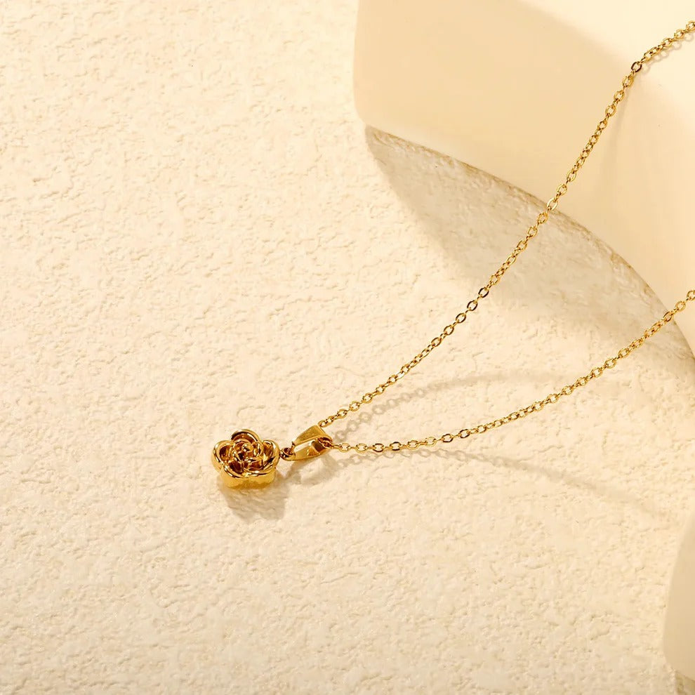Petal touch necklace