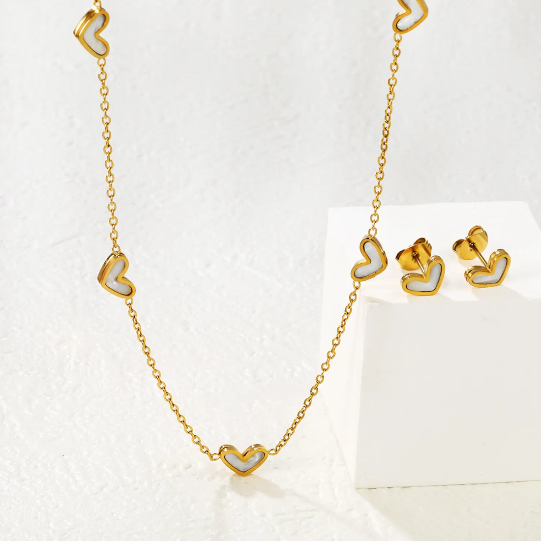 Adorned set