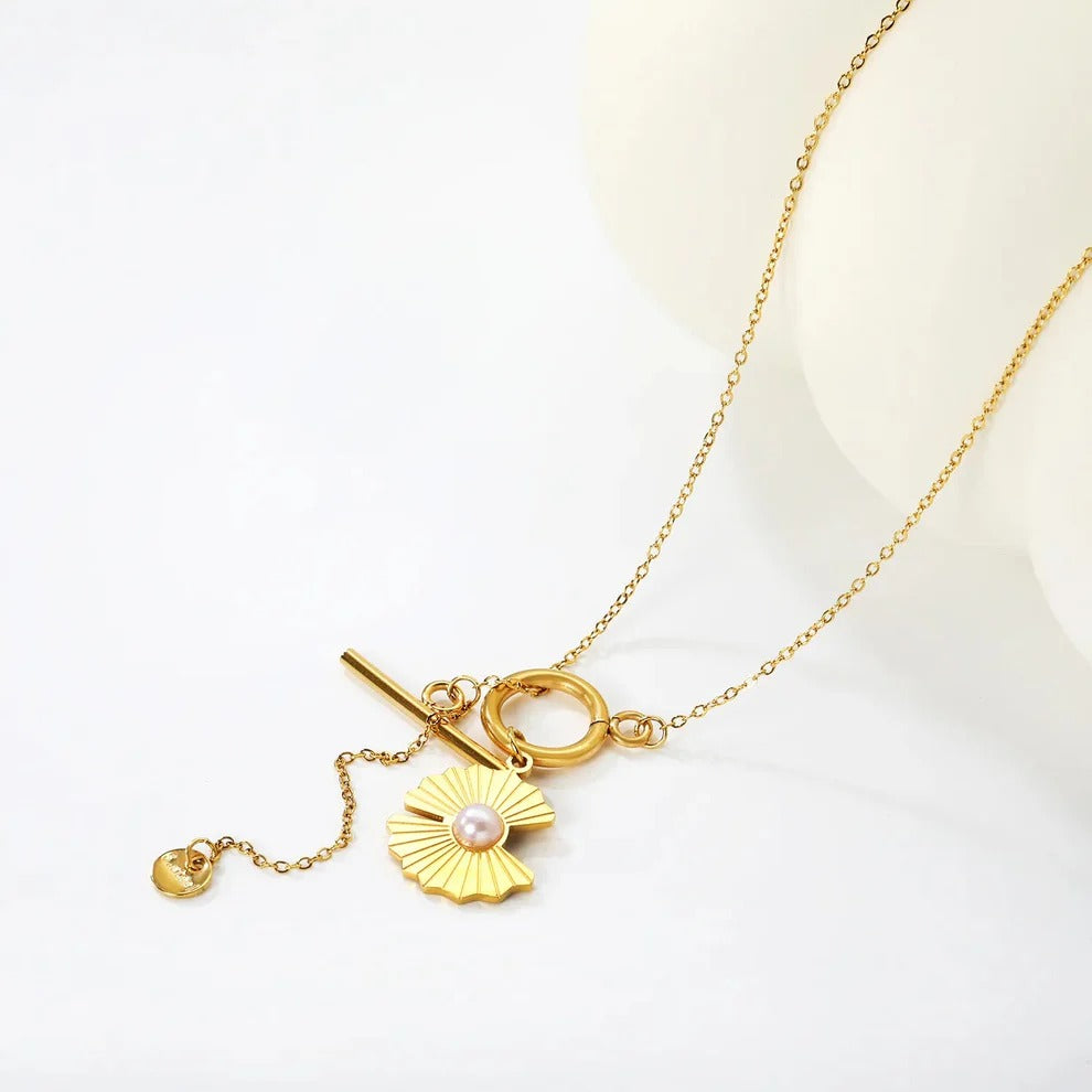 Venus necklace