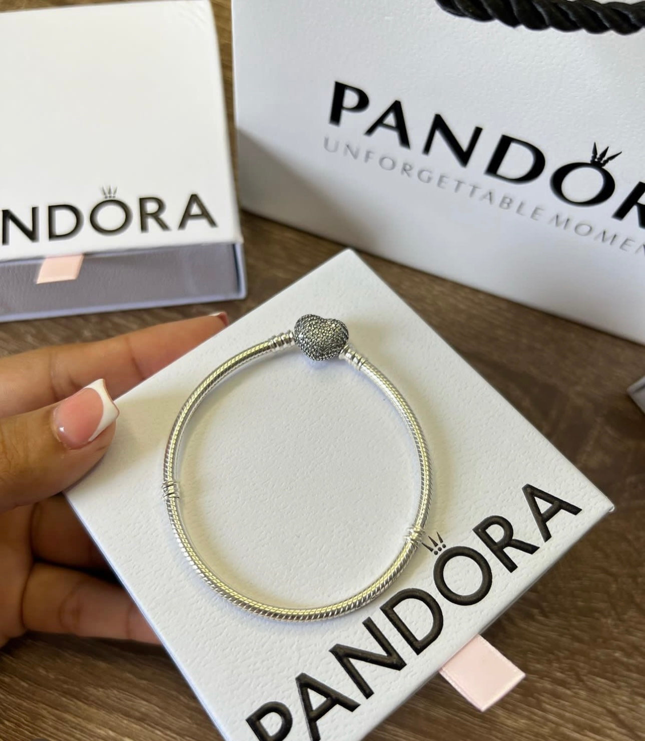 Pandora Moments sparkling heart clasp bracelet